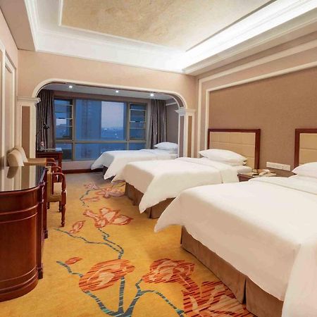 Vienna Hotel Shenzhen Songgang Liye Road Exterior photo